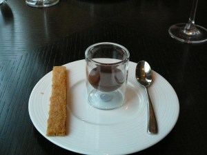 Post dessert chocolate