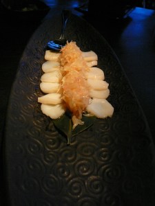 Scallops with pomelo segments