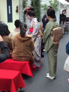 Maiko and Geisha in Ginza